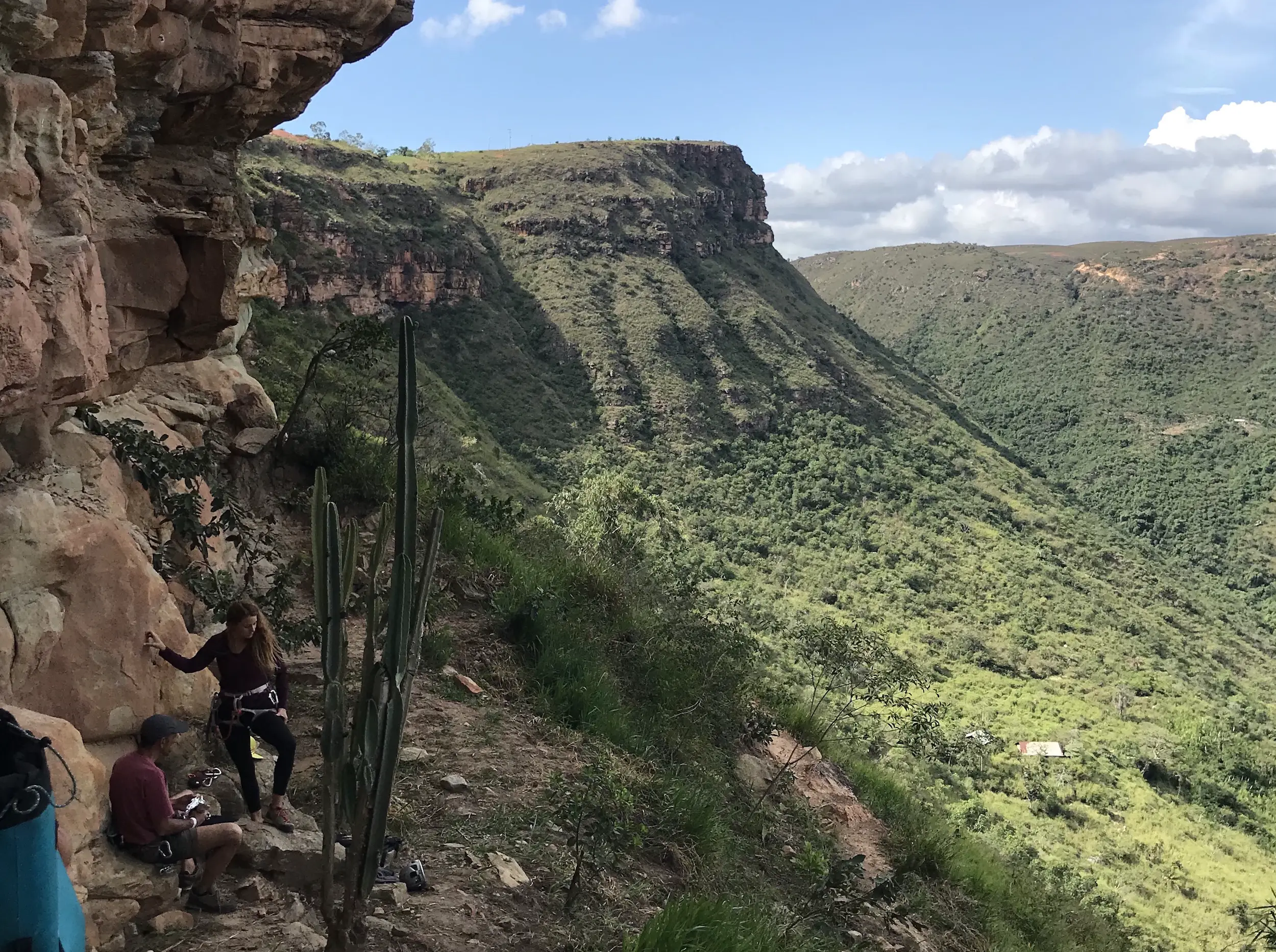 La Mesa de Los Santos Colomba Climbing: La Mojarra [Refugio la Roca]