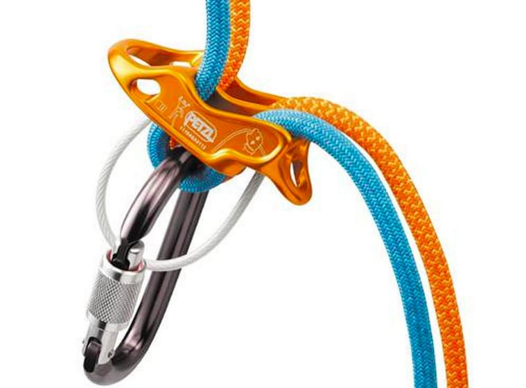twin ropes being used in a atc belay device