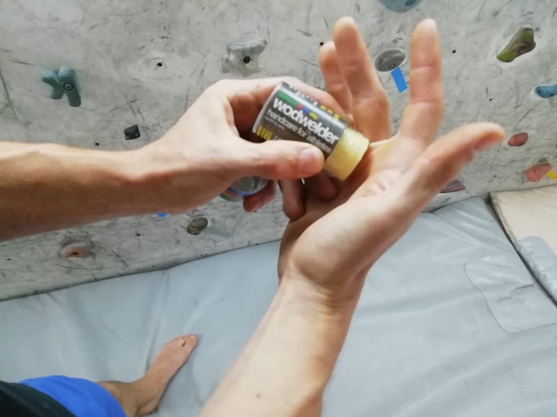 Hand care kit for climbers 