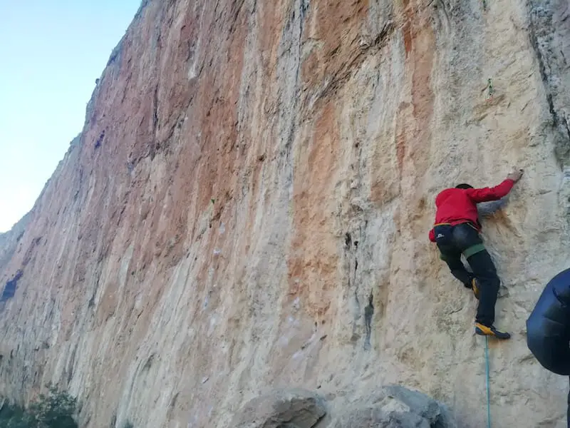climber at el oasis crag