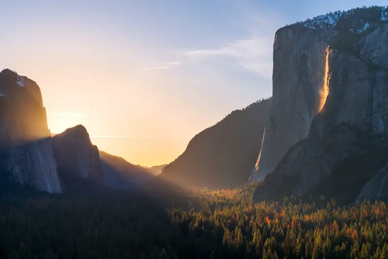 el capitan in Yosemite looking south at dawn