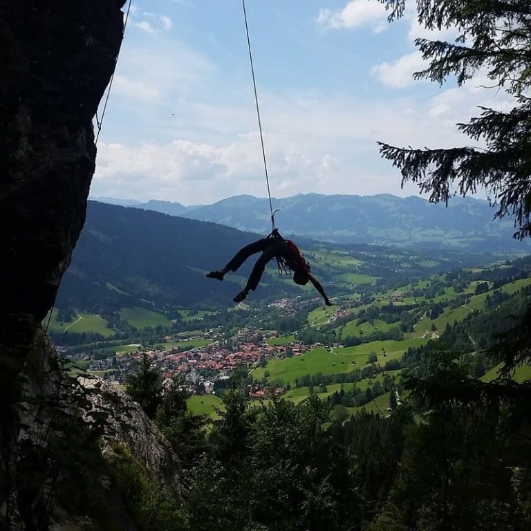 Static vs Dynamic Climbing Differences Between the Two